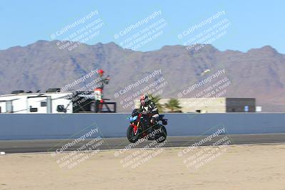 media/Nov-06-2023-Moto Forza (Mon) [[ce023d0744]]/4-Beginner Group/Session 4 (Finish Line Checker)/